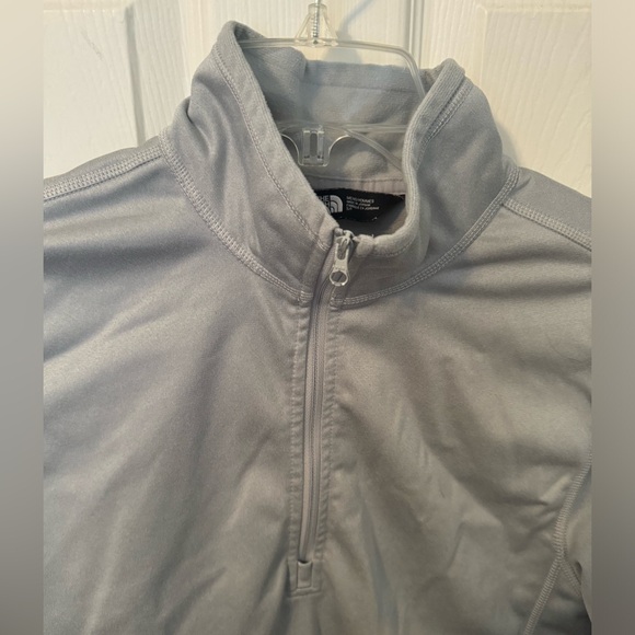 The North Face 1/4 zip pull over - Picture 3 of 3